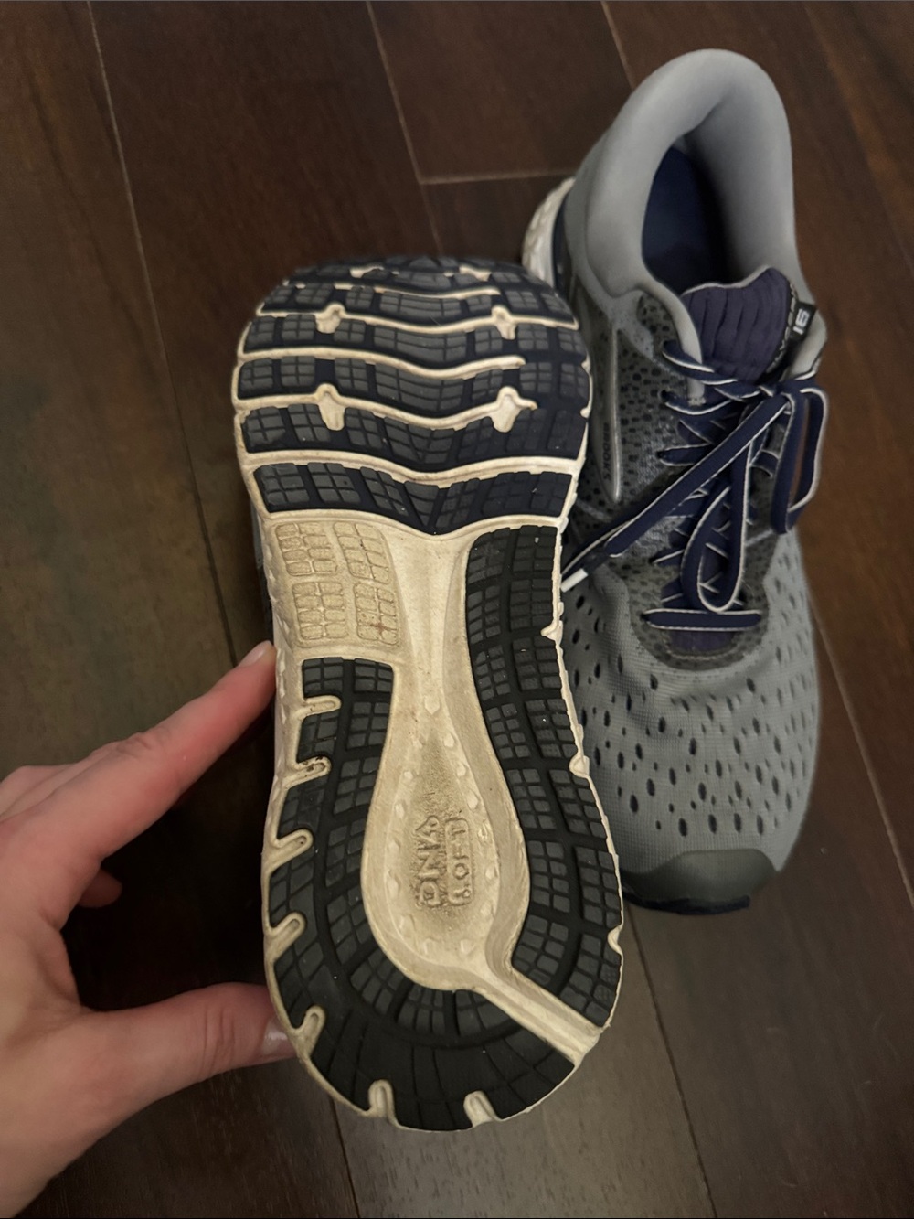 Brooks Glycerin 16 Men's Running Shoes - Gray and Navy - Picture 3 of 3